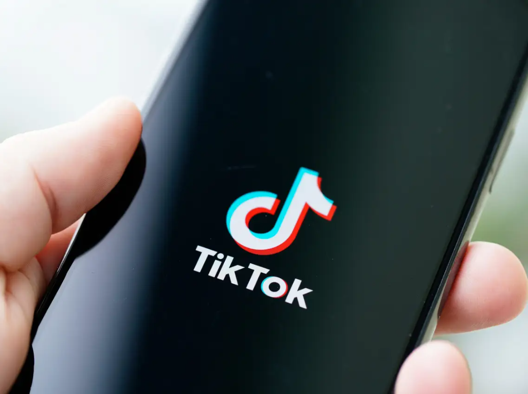 Struggling with an incorrect birthday on TikTok? Our article explains how to change birthday on TikTok quickly and easily.